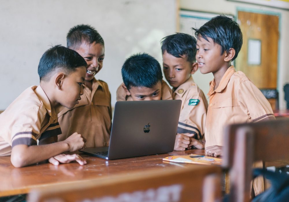 Pupils at PreySpeu School in Kandal Province, Cambodia using the Everybody Counts platform